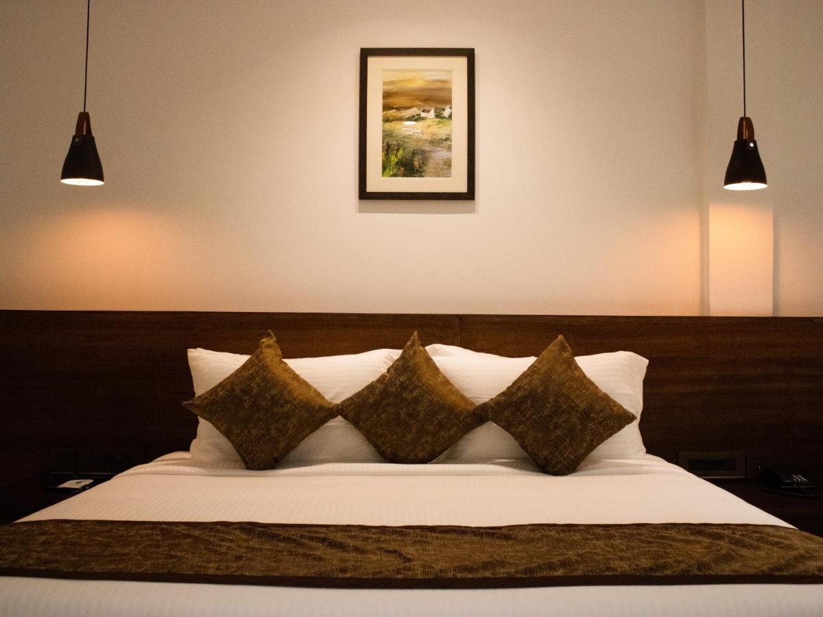 The Runway Hotel Коччи Экстерьер фото